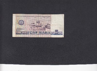 Beschrijving achterzijde: HARVESTING